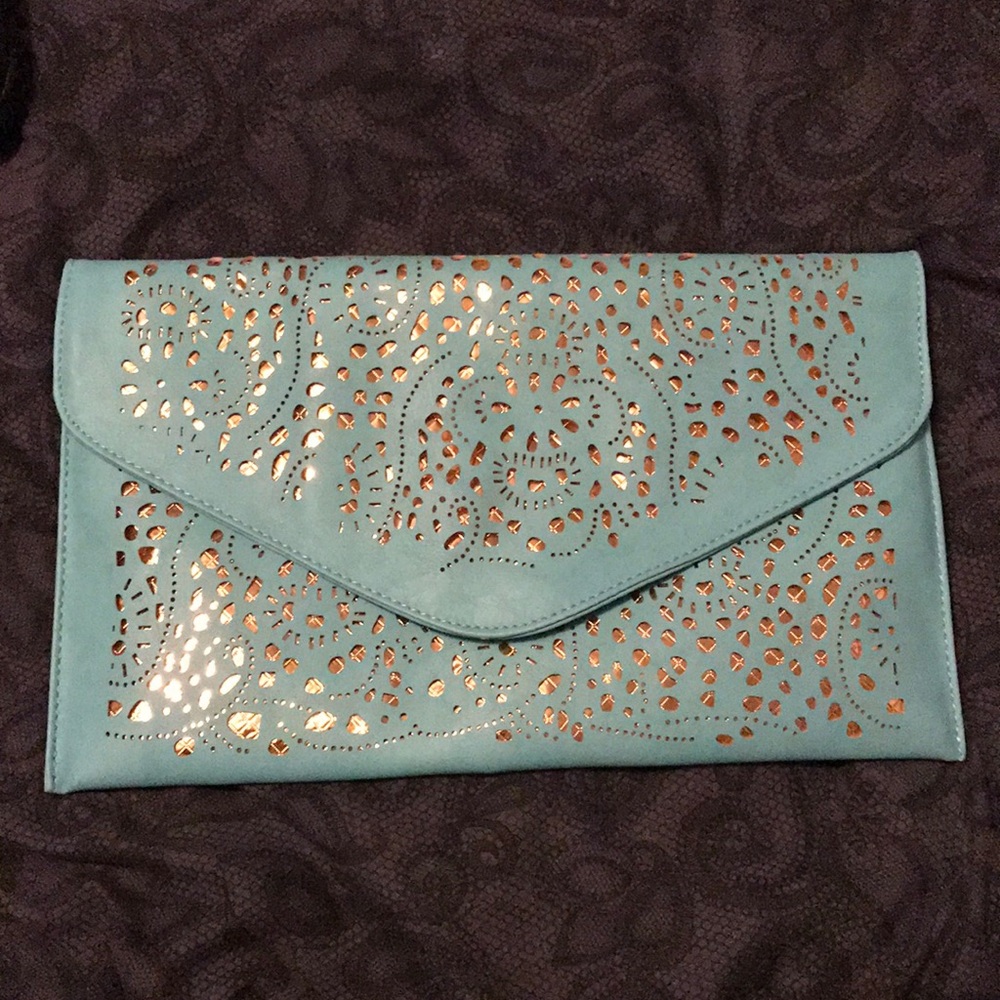Mint clutch with removable shoulder strap